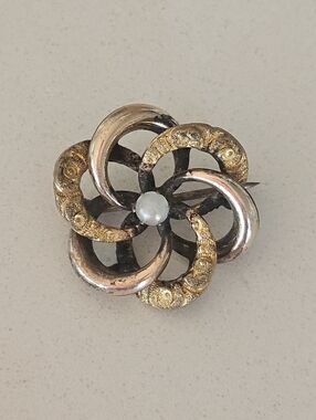Antique Victorian Gold Floral Swirl Brooch with Pearl Accent